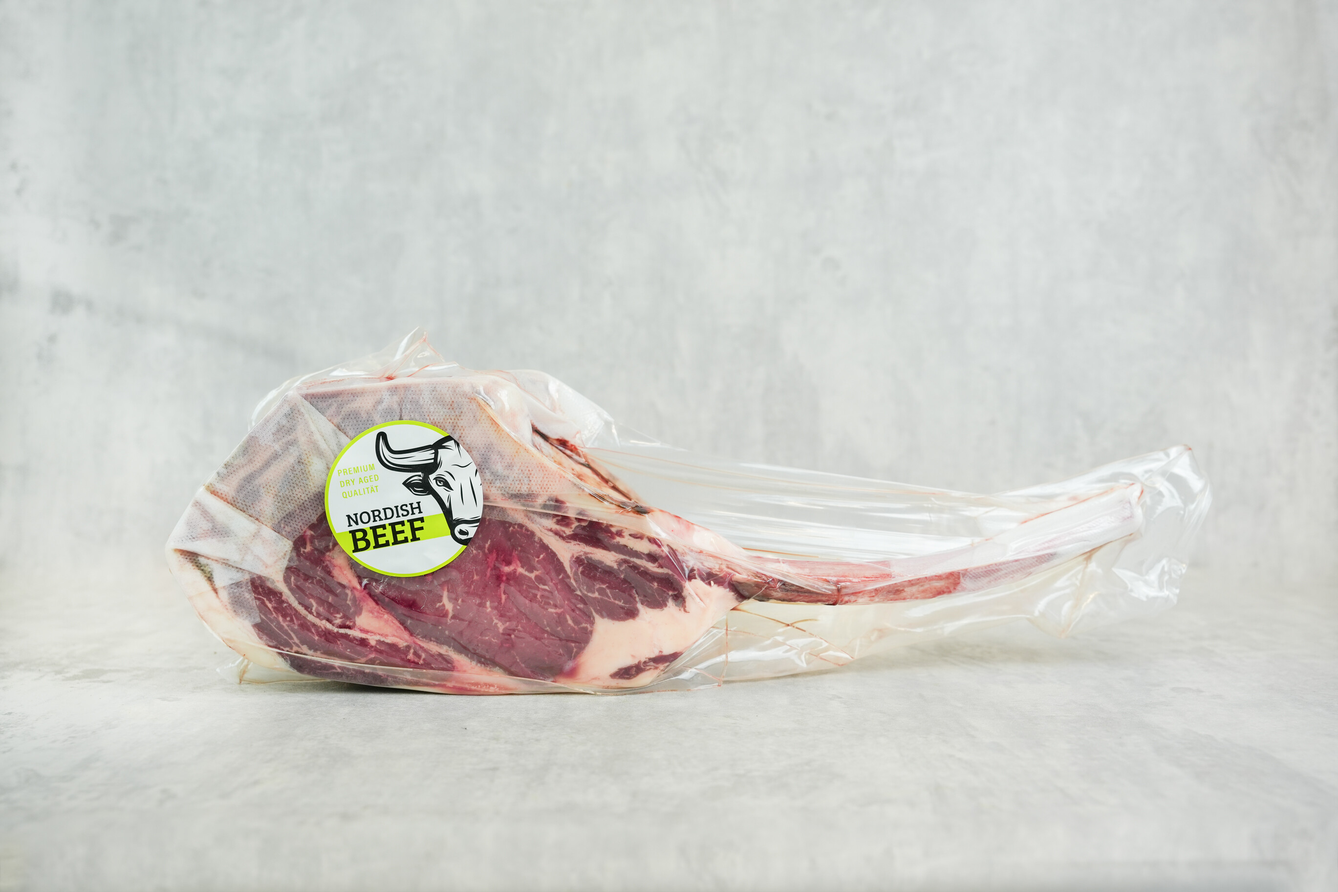 Dry Aged Tomahawk-Steak I NORDISH BEEF