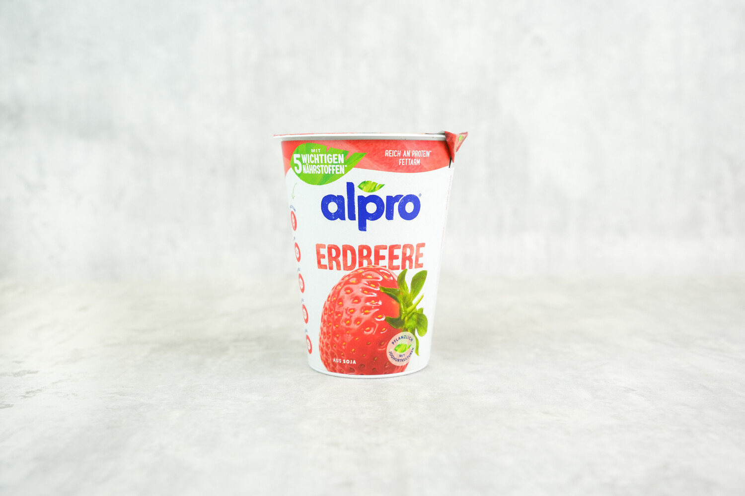 40002551-532738-alpro-soja-joghurt-erdbeere-400-g-becher.jpg Soja-Joghurt Erdbeere I ALPRO