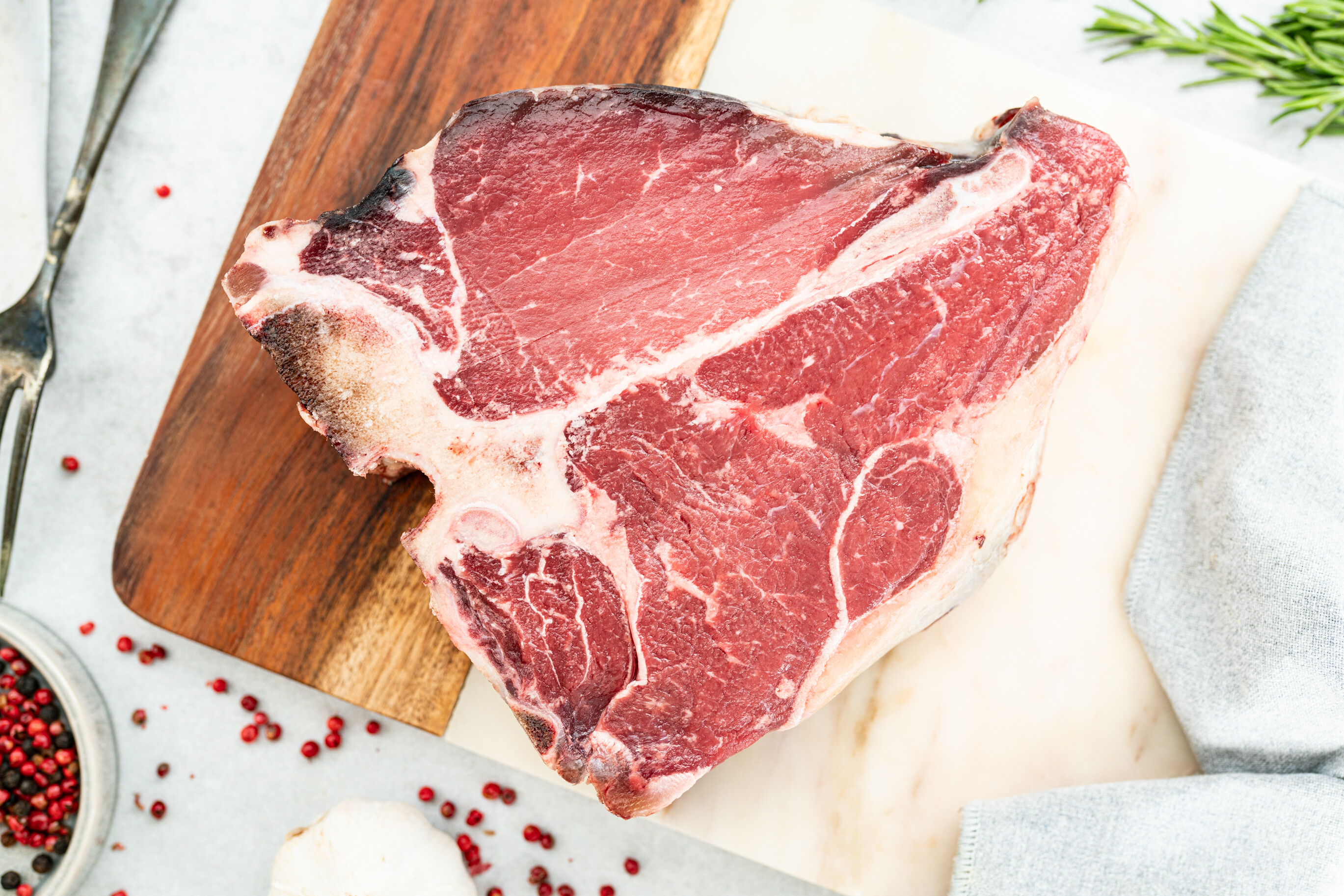 Dry Aged Porterhouse-Steak I NORDISH BEEF
