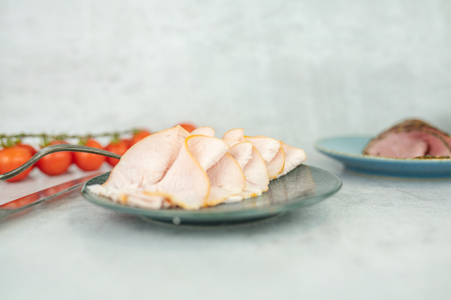 40000258-543515-ka-putenbrust-geraeuchert-geschnitten-500-g-schale.jpg Putenbrust geräuchert  geschnitten