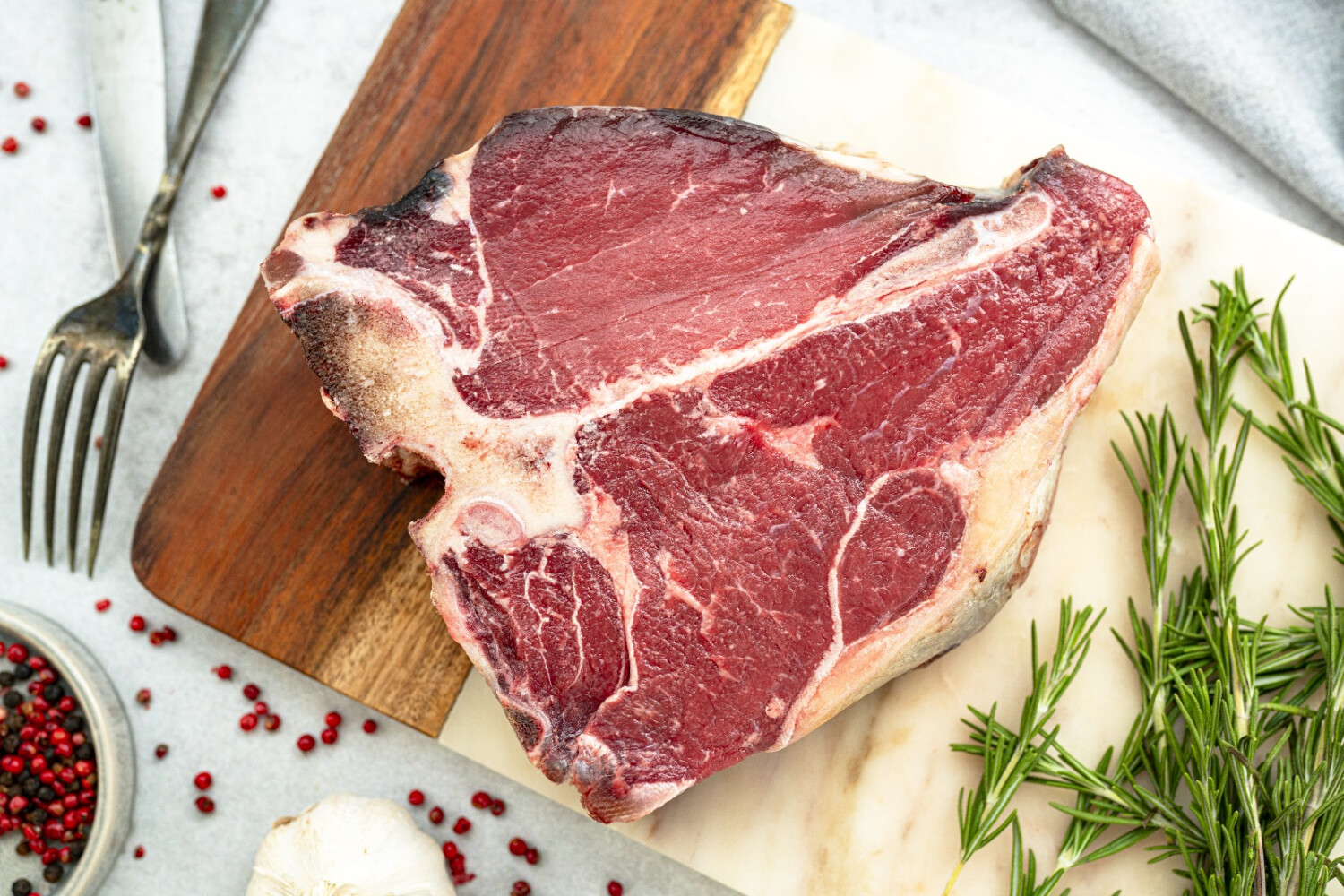 40000066.jpg Dry Aged T-Bone-Steak I NORDISH BEEF