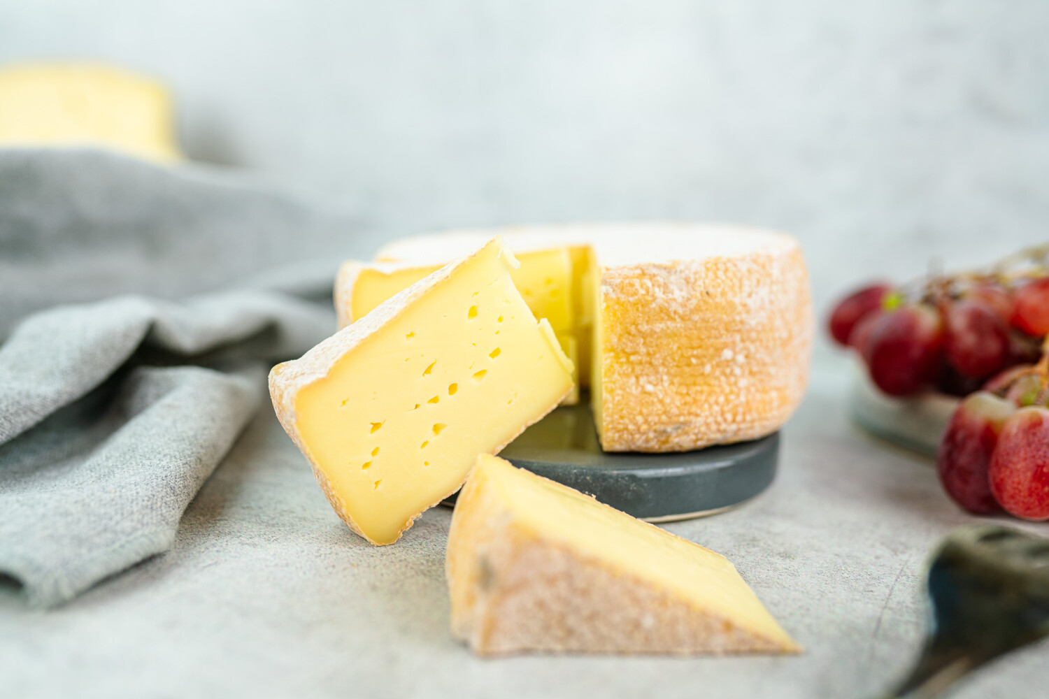 40002334-532874-kaese-bs-kleiner-husumer-backensholz-bio-ca-400-g-stk.jpg Kleiner Husumer