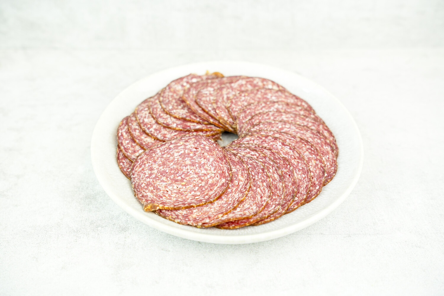 Salami Rind geschnitten