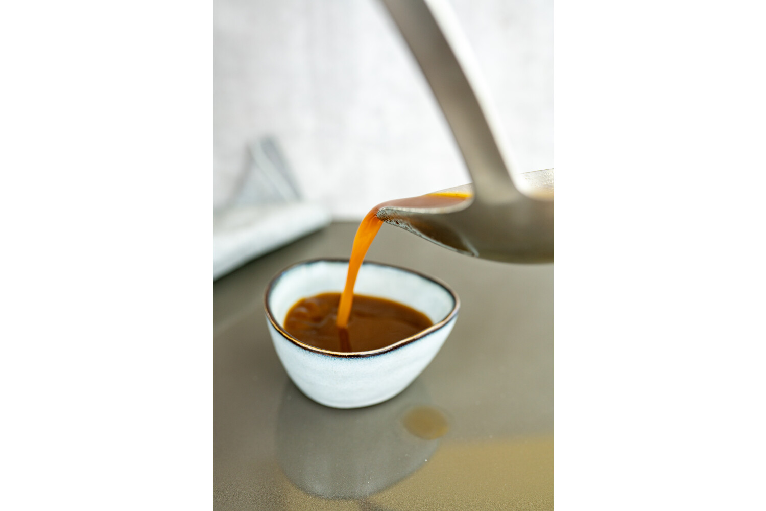 40002500-563204-manufaktur-tk-enten-jus-2-x-3-0-kg-karton.jpg Entenjus I SPEISENWERFT