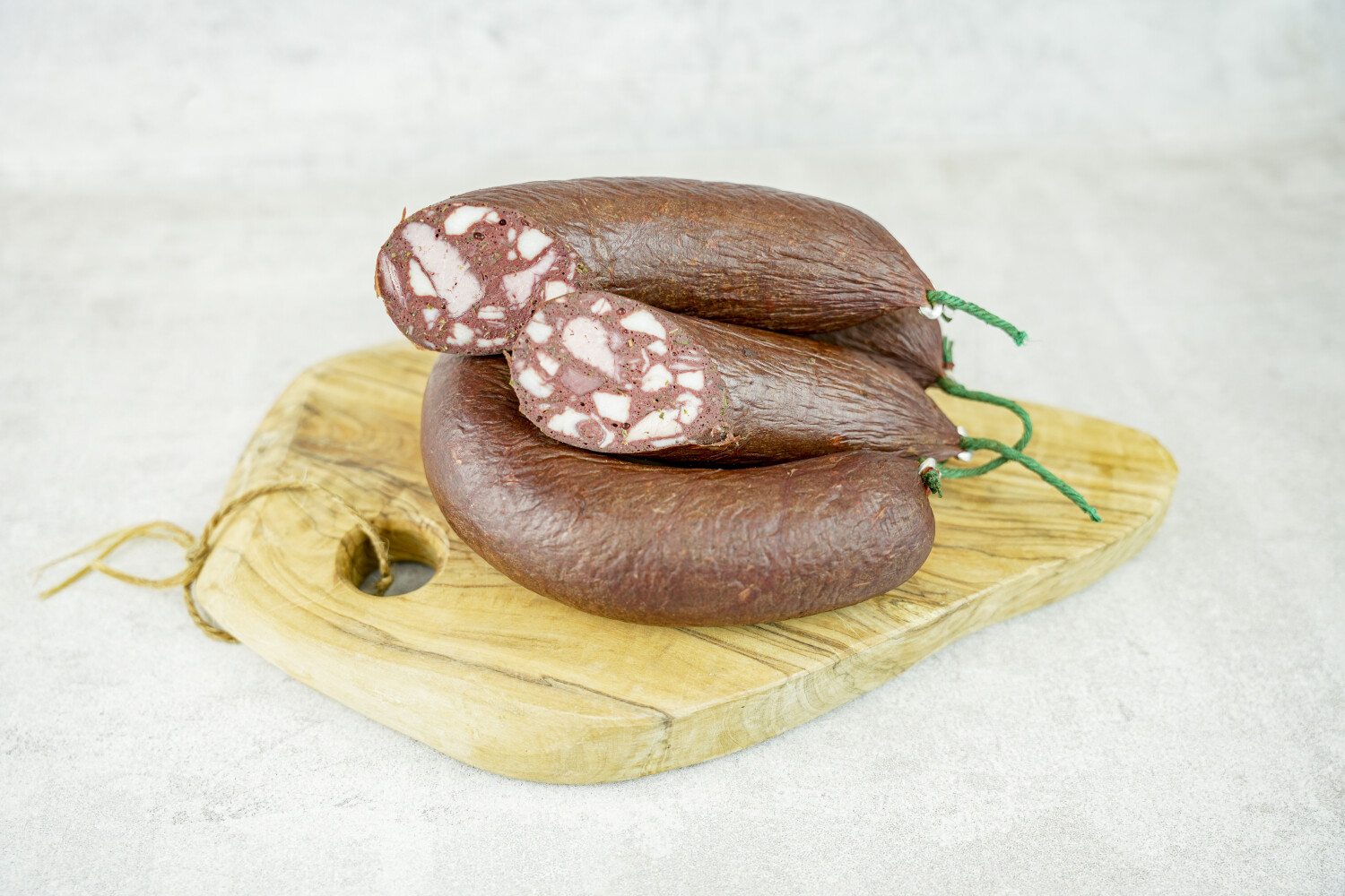 40003212-543301-ka-blutwurst-v-apfelschwein-im-ring-3x-260g-pae.jpg Blutwurst geräuchert I ECHT HAVELLÄNDER APFELSCHWEIN