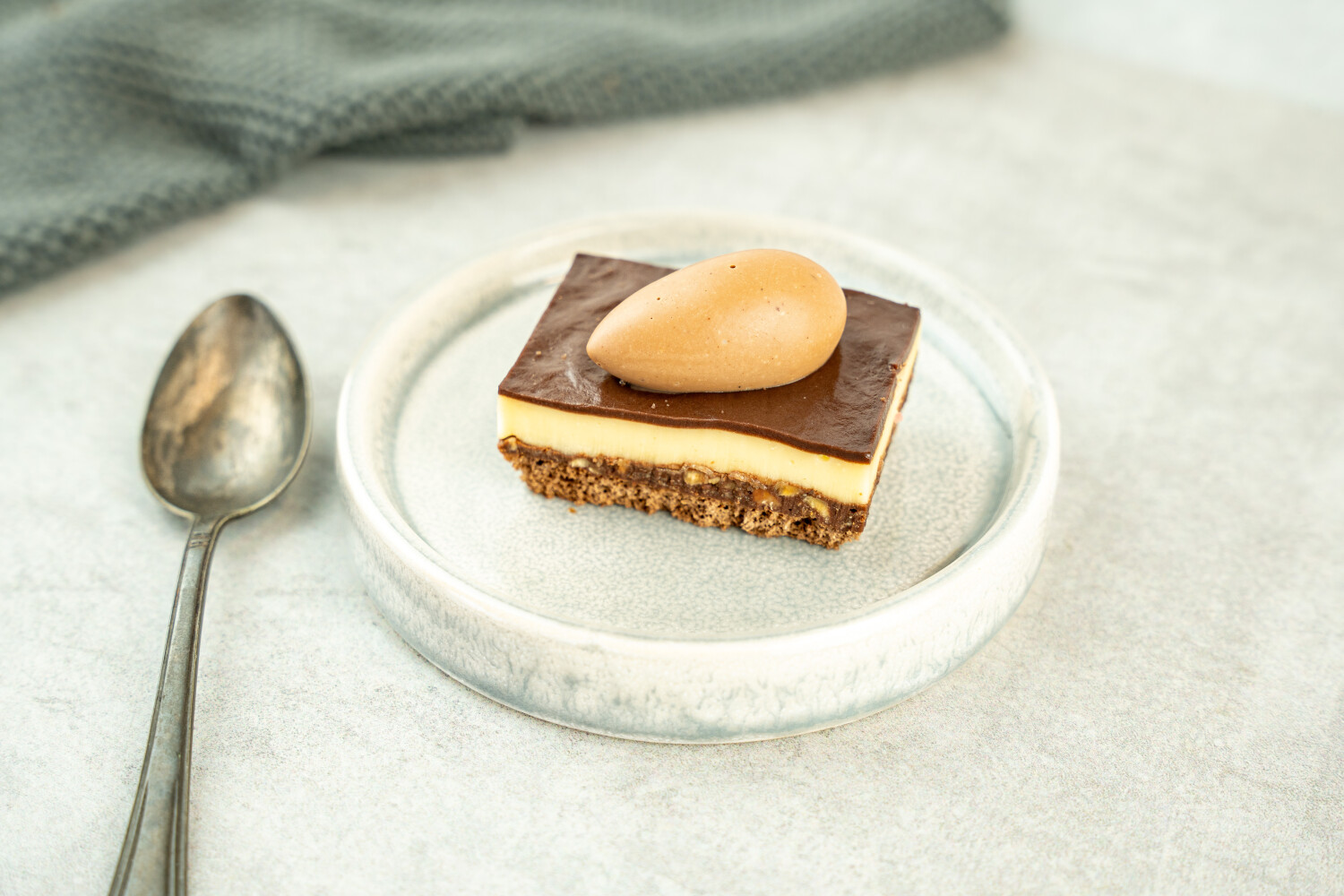 Knusperschnitte Tonkabohne I PATISSERIE WALTER